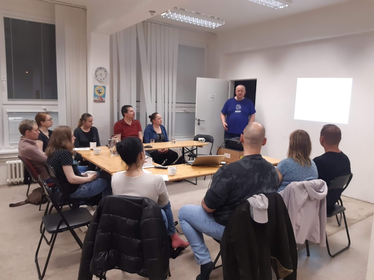 Prevence syndromu vyhoření díky rodičovským skupinám